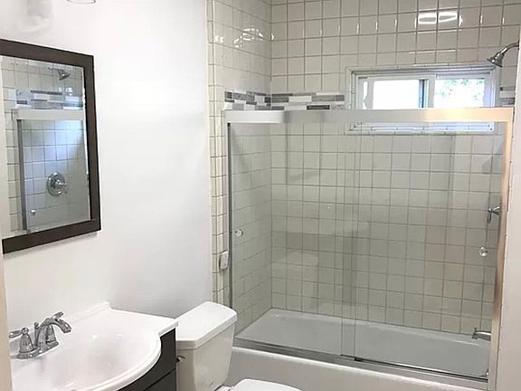 5th image of 4819 Melrose Ave #4817-1/2