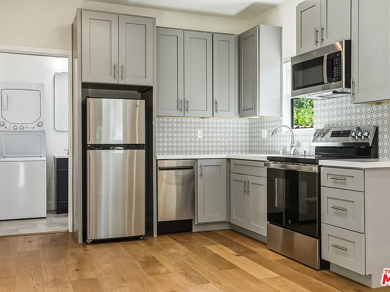 2912 Frances Ave — Photo 13