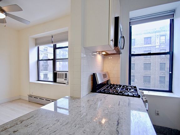 3rd image of 92 Pinehurst Ave APT 1K
