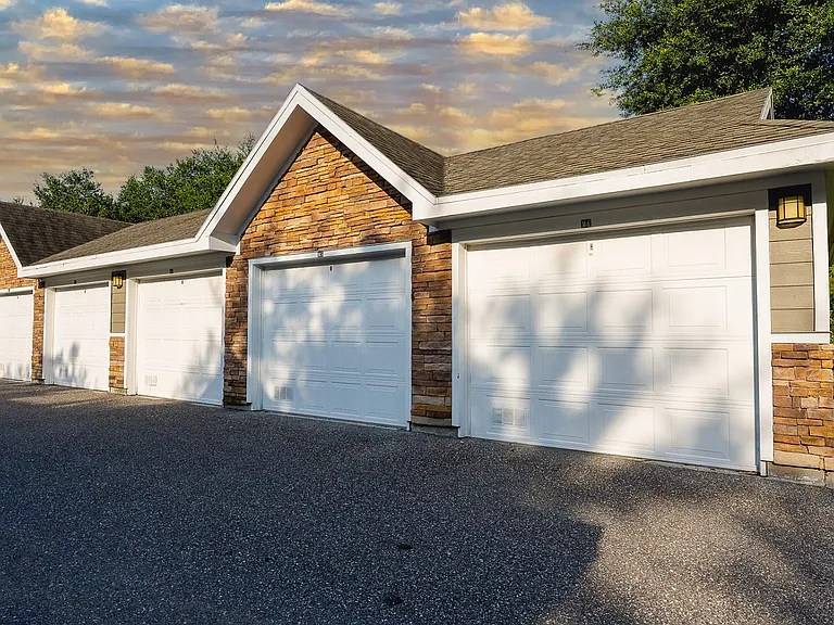 10420 McKinley Dr — Photo 39