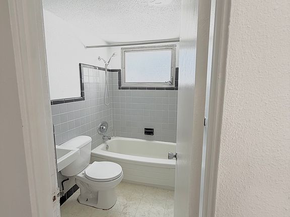 3rd image of 2612 68th Ave N