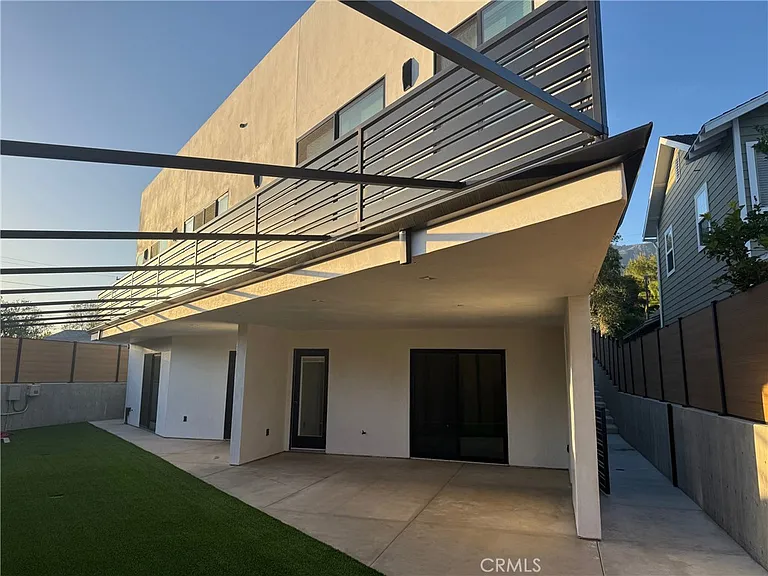 2846 Fairmount — Photo 1