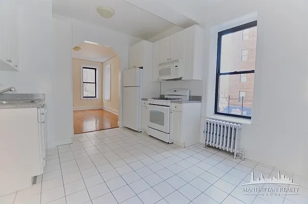 Rented by Manhattan Realty Group | media 18