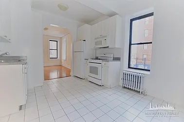 Rented by Manhattan Realty Group
