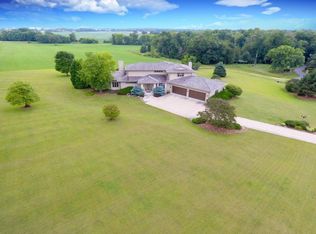 2100-& LT 2 N Oakwoods Ct, Summit, WI 53066