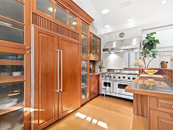 3rd image of 130 E 12th St #7AB