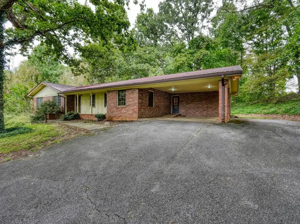 737 Bell Creek Rd, Hiawassee, GA 30546