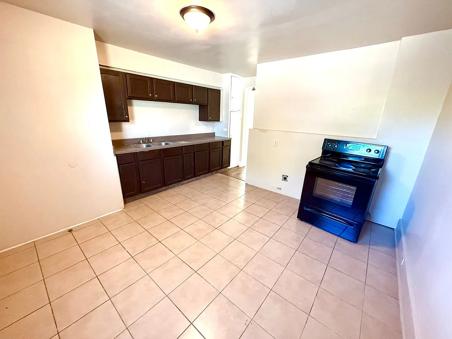 Downstairs 1BD/1BA 1-Bedroom in Beacon Hill Downstairs & Convenient Location! — Photo 4