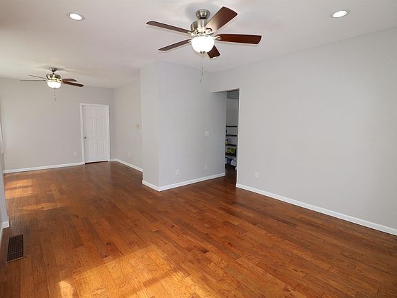 4th image of 1058 17th Ave
