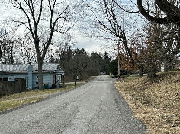 2561 Lah Rd, Gibsonia, PA 15044