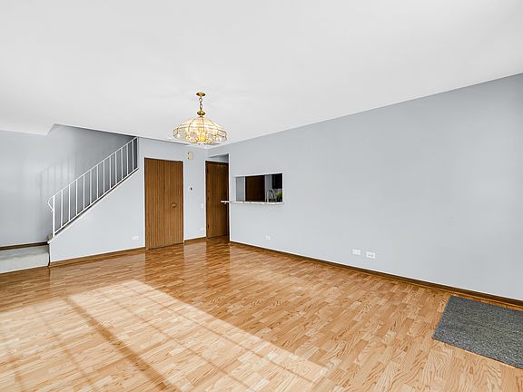 3rd image of 369 Gregory St
