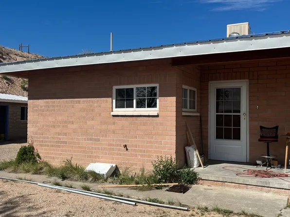 5 Tres Familias Ln, Espanola, NM 87532