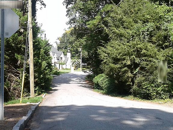 2nd image of 2914 Parkridge Dr