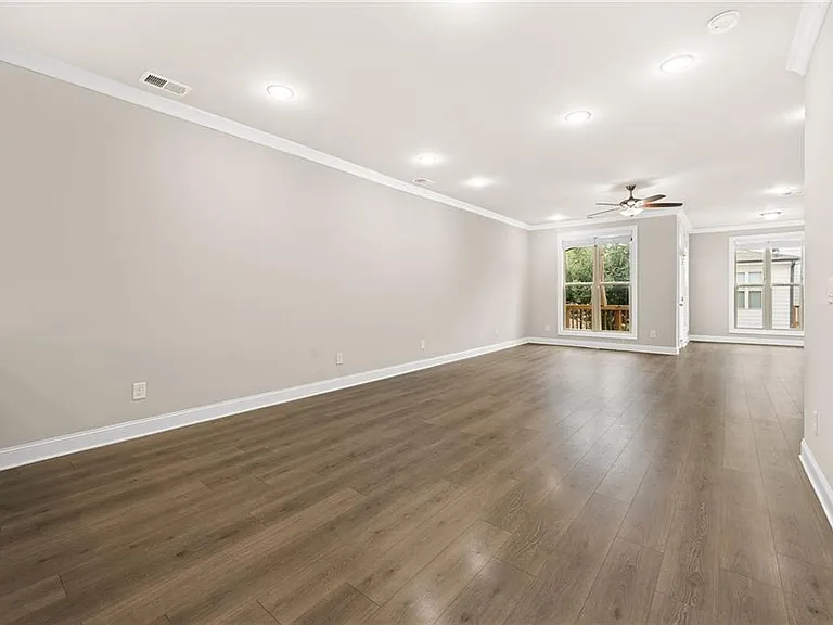 205 Bedford Aly — Photo 10