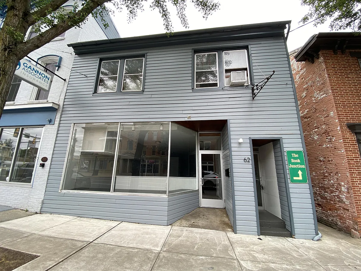 Photo 1 of 9 - 62 E King St #1 - Shippensburg, PA Primary Photo - 62 E King St #1