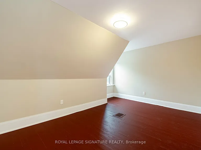 2291 Dundas St W #2 — Photo 17
