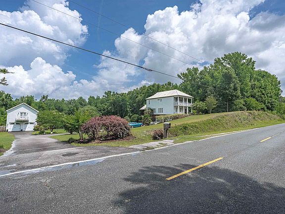 4th image of 2156 Tickle Hill Rd