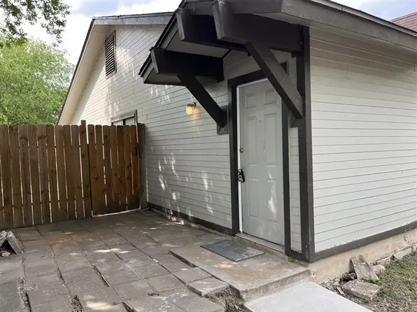 1319 Bayou Dr, San Antonio, TX 78245