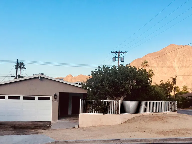 52710 Avenida Mendoza — Photo 3