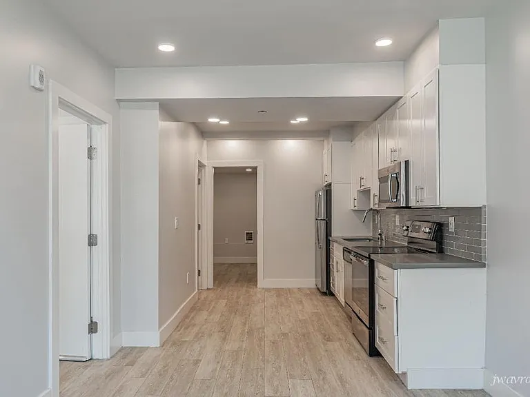 1391 8th Ave #B — Photo 4