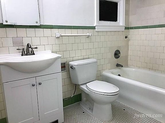 5th image of 1595 Greenwich St APT 22