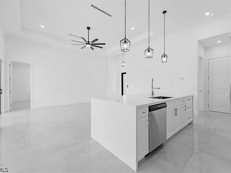 3234 NW 21st Ter — Photo 16