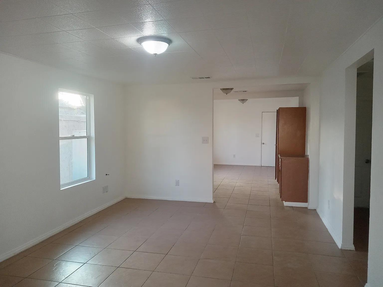 325 Covey Ave — Photo 4