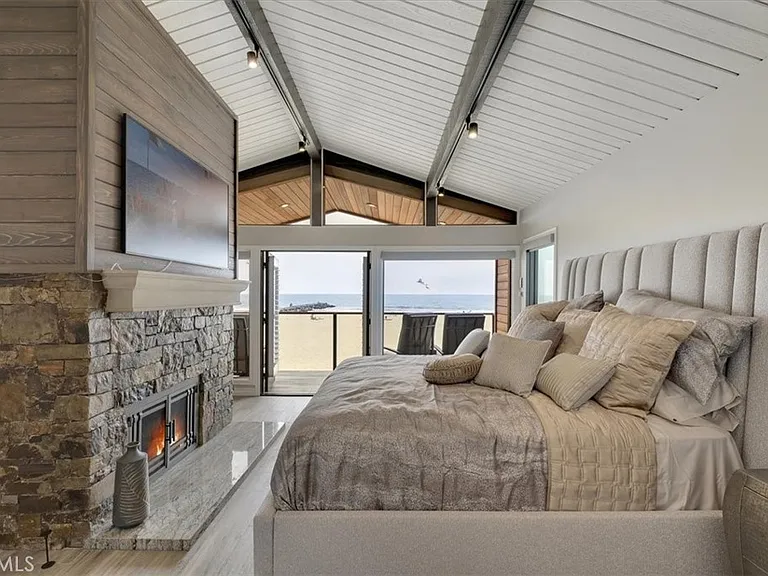 2808 W Oceanfront — Photo 15