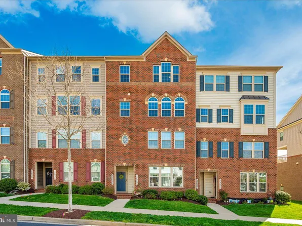 22031 Broadway Ave #401D, Clarksburg, MD 20871