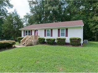 5177 Owens Ln, Smithfield, VA 23430