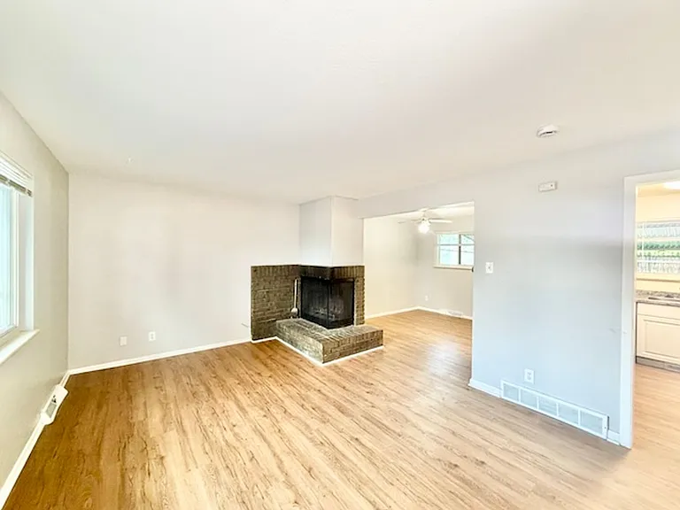 387 S Queen Cir — Photo 8