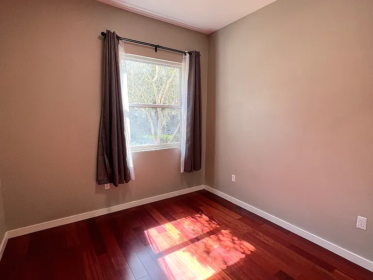 323 E Dayman St #1 — Photo 10