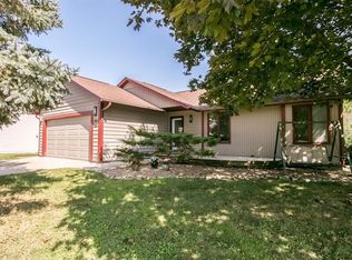 1954 Delwood Dr, Iowa City, IA 52240