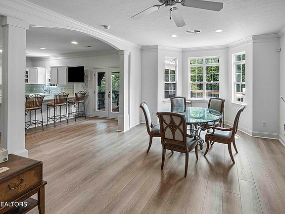 5th image of 1922 Still Oak Way