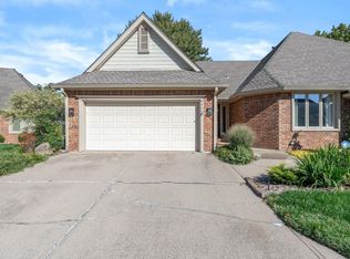 9420 E Bent Tree Cir, Wichita, KS 67226