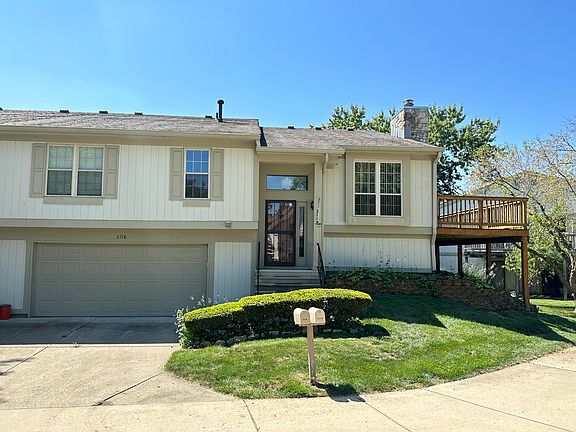 2nd image of 2718 Lakeshire Ln