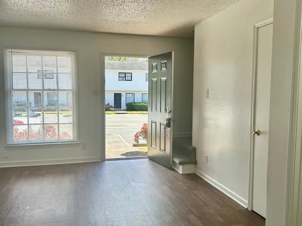 2909 Burgess Drive