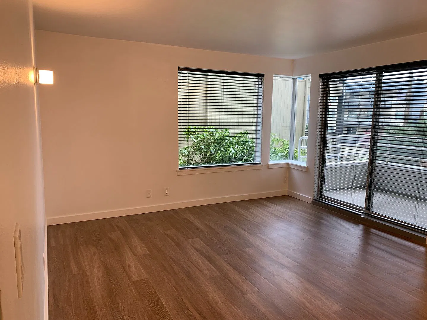 Eden Court Apartments — Photo 3