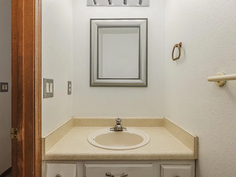 5511 Windflower Cir #B — Photo 13