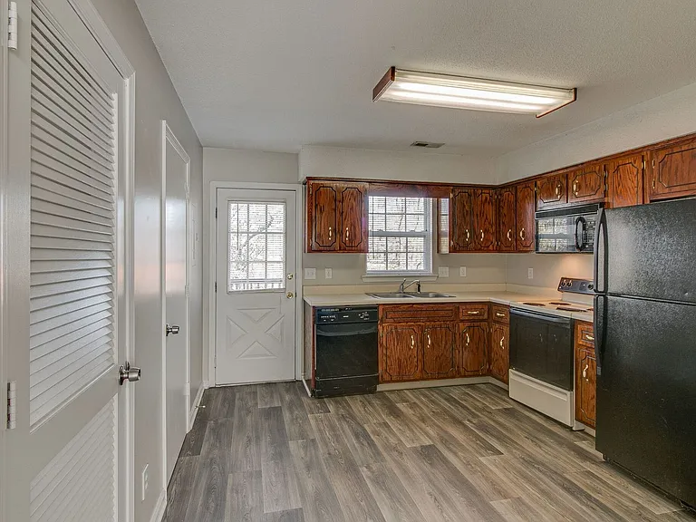 1244 Parkway Pl — Photo 33