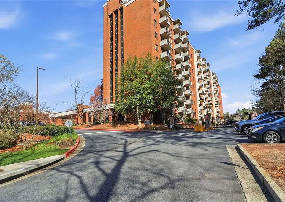 300 Johnson Ferry Rd NE #B202