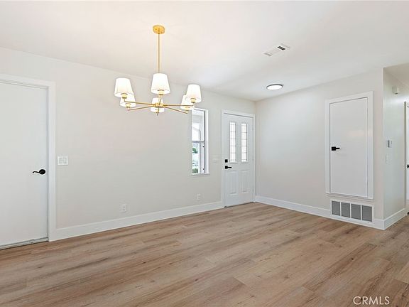 4th image of 1077 Offshore St