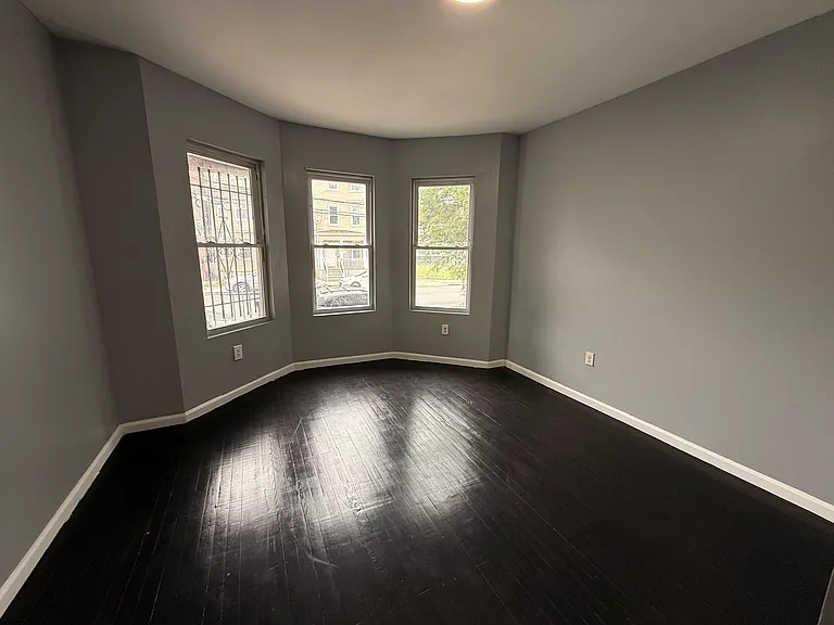 482 Avon Ave #1 — Photo 3