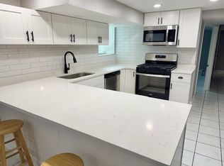 4200 N Damen Ave APT G, Chicago, IL 60618