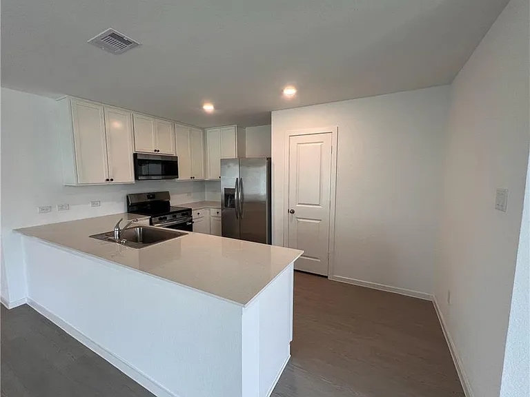 5433 Bear Run — Photo 3