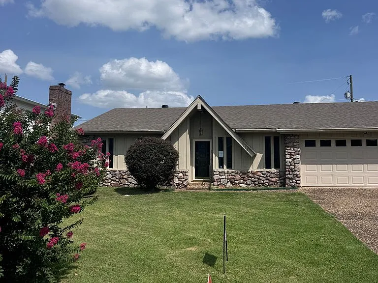 1115 Briar Creek Rd — Photo 101