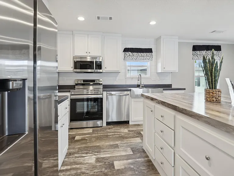 River Bluff Estates — Photo 4