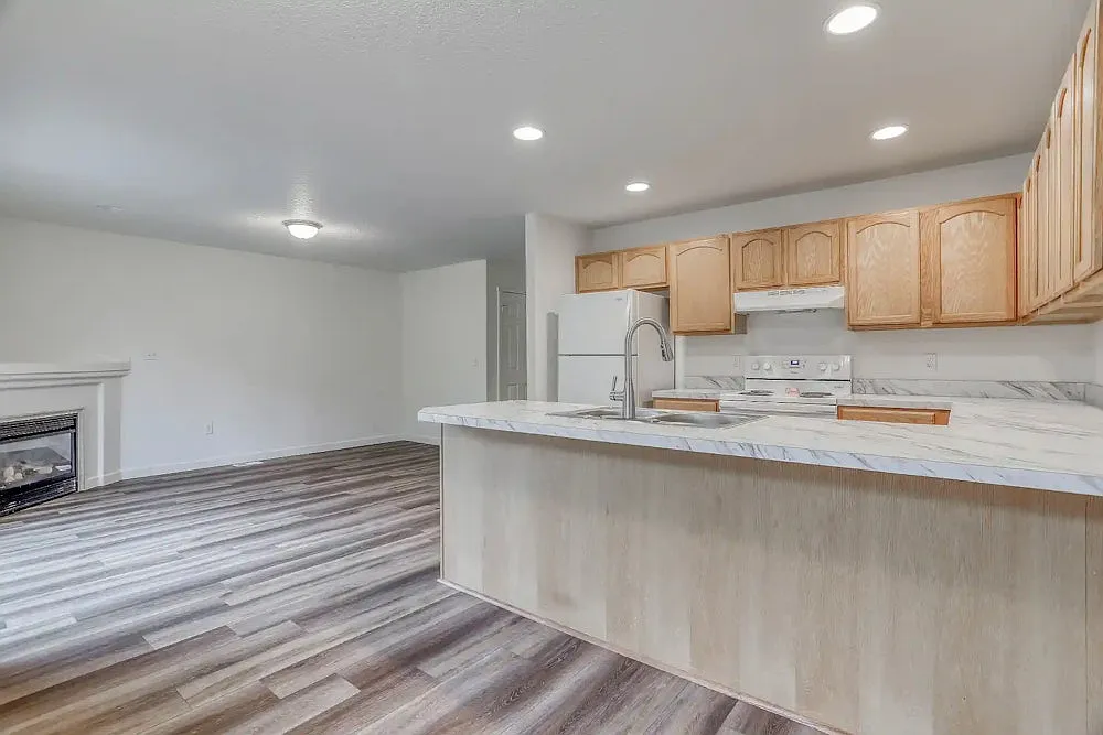 Roberts Court Townhomes — Photo 1