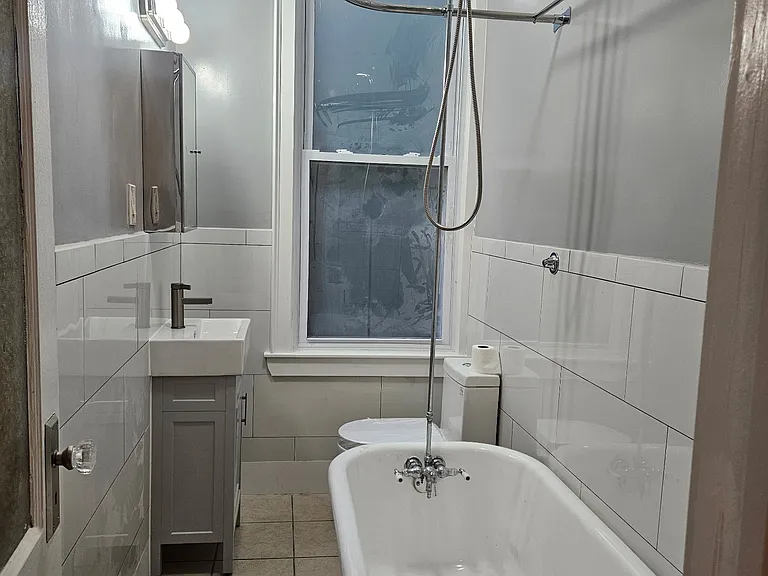 338 New York Ave #2L — Photo 16