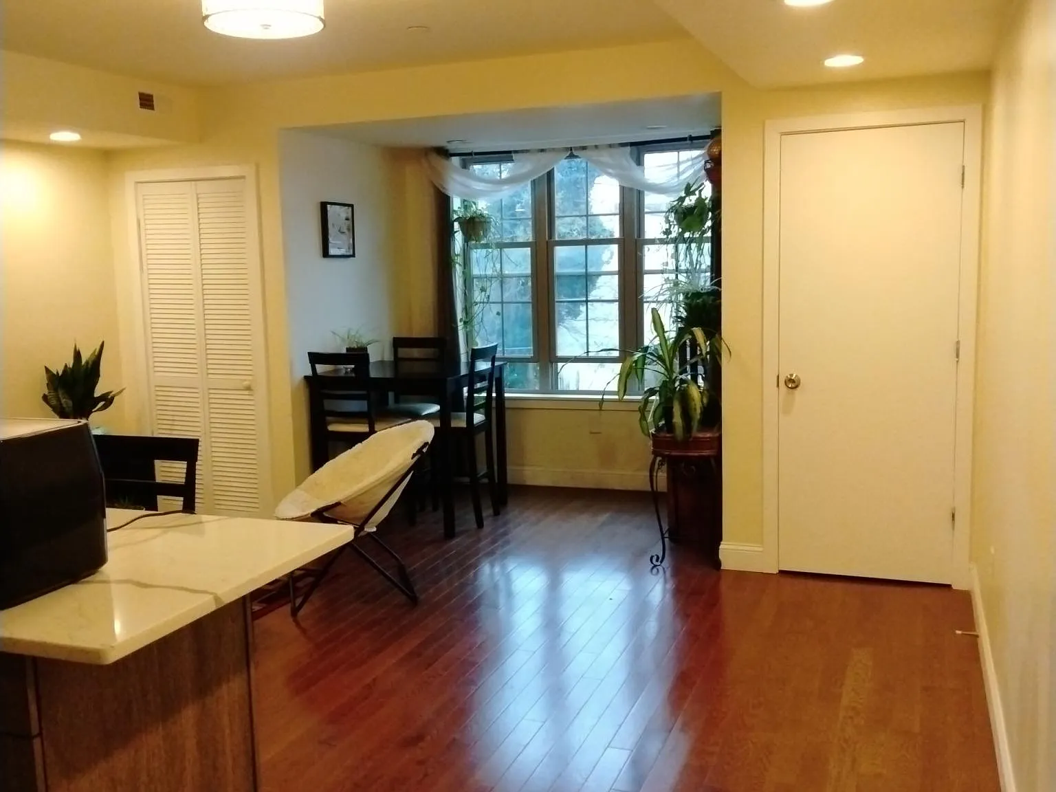 3 bed, 1000 sqft, $795 — Photo 4